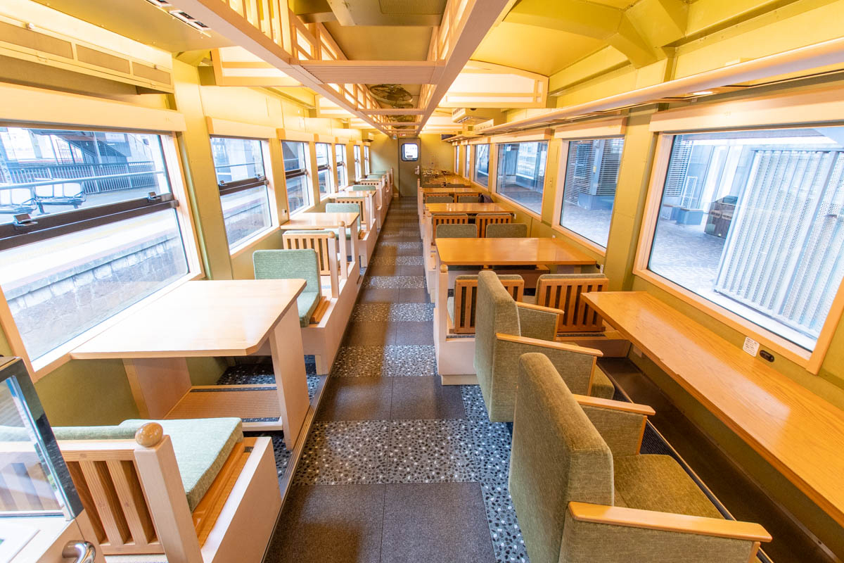 〇〇のはなし１号車の車内全景