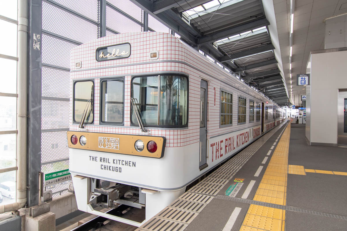 The rail kitchen chikugoの車両全景