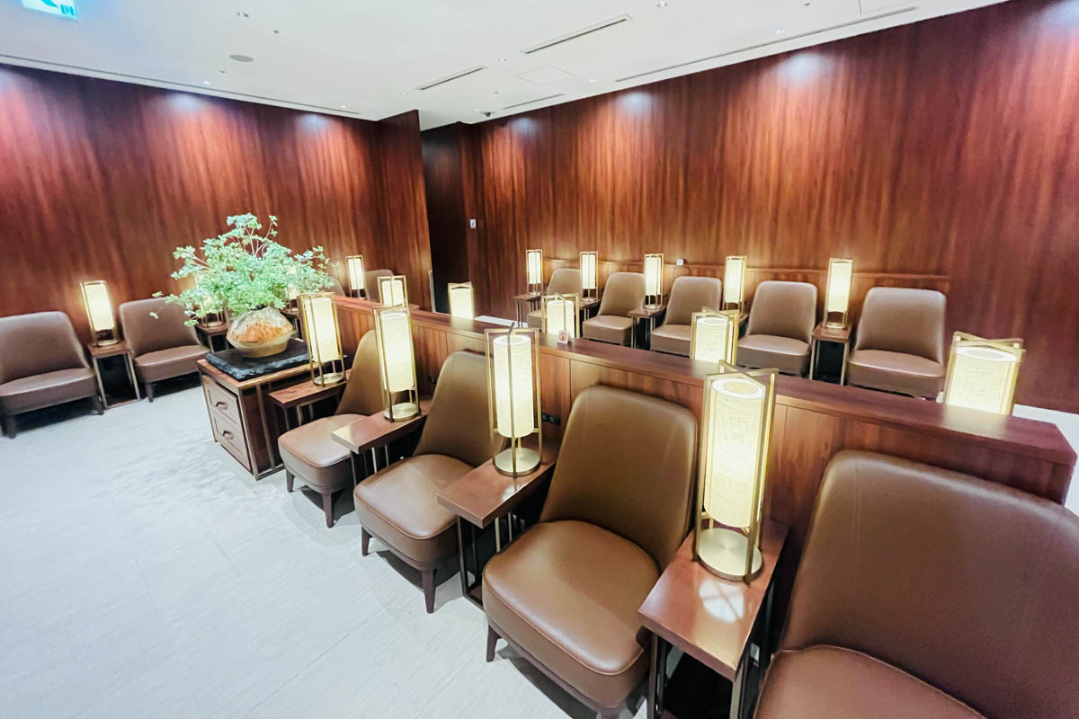 ダイヤモンド・プレミアラウンジのソファスペース